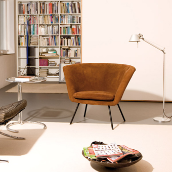 Lounge Chair H 57